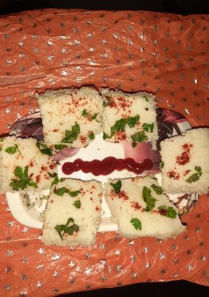 સ્ટીમ રવા ઢોકળા (Steam Rava Dhokla Recipe In Gujarati) રેસીપી મુખ્ય ફોટો