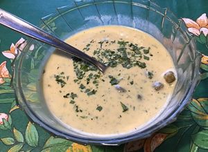 Une photo de Sauce moutarde aux câpres, citron et persil