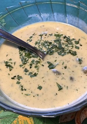 Une photo de Sauce moutarde aux câpres, citron et persil