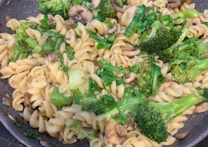 How to Prepare Super Quick Homemade Fusilli with broccoli, arugula and mushrooms