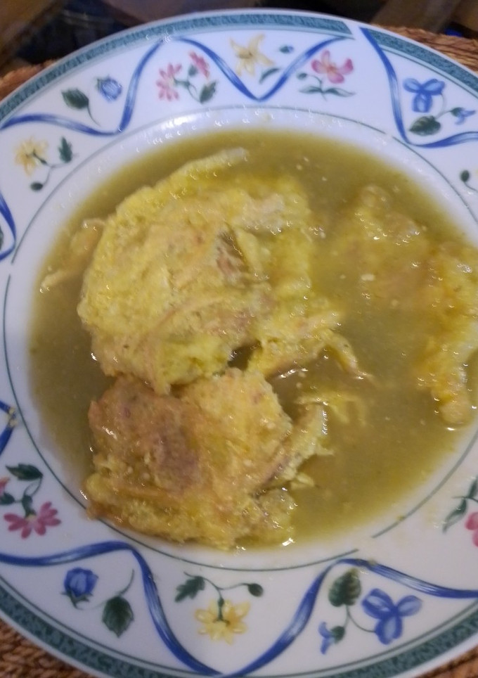 Una foto de Tortitas de pollo en salsa verde
