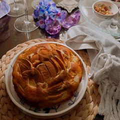 A picture of Carrot and Apple Cake.