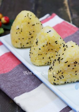 Hình của món Xôi Đậu Xanh Sầu Riêng Phiên Bản Onigiri.