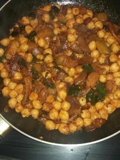 Una foto de Garbanzos con verdura