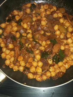 Una foto de Garbanzos con verdura