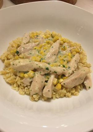 Tejszínes kukoricás csirkemell bulgurral recept fotója