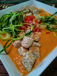 Una foto de GAZPACHO Con Tallarines de Calabacín...!