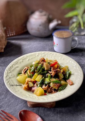 Foto resep Tumis Cumi Asin Cabe Ijo Plus Tomat