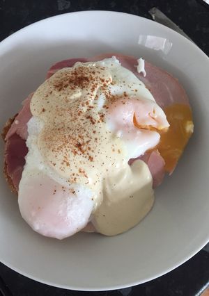 A picture of Eggs benedict with mock hollandaise.