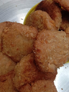 கோக்கனட் குக்கீஸ்(Coconut cookies recipe in tamil) செய்முறை முக்கிய புகைப்படம்