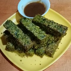 A picture of Spinach and fenugreek sticks.