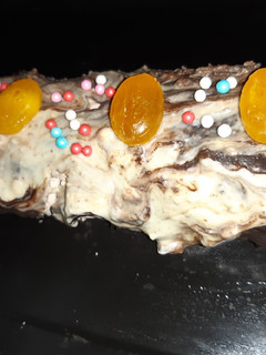 A picture of Chocolate mango dessert ice-cream.