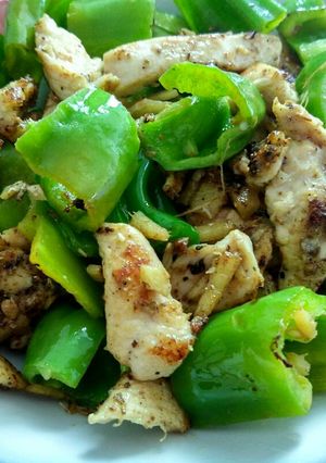 รูปของ ไก่ผักพริกหยวก (ใส่พริกไทยเสฉวน)