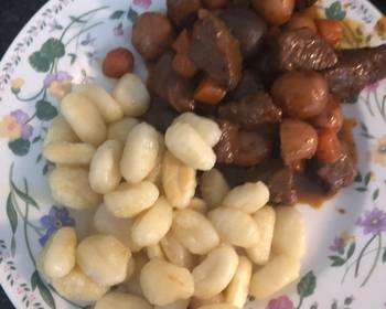 Easy Recipe Hungarian beef stew and goulash Very Delicious