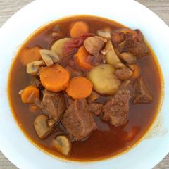 匈牙利炖牛肉 Beef Goulash A picture of 匈牙利炖牛肉 Beef Goulash.