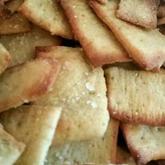 A picture of Spicy crackers.