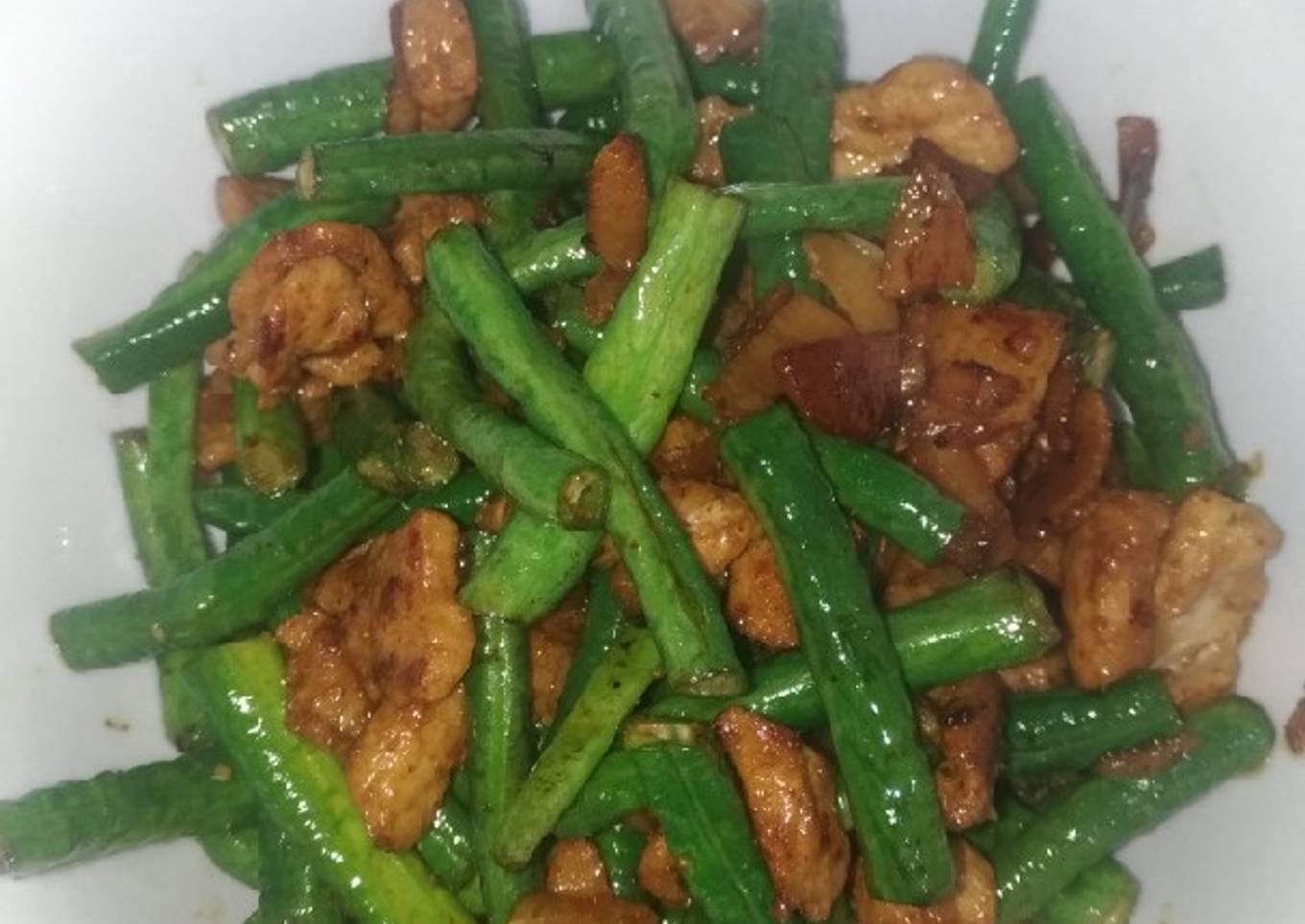 Tumis Kacang Panjang dengan Daging Babi