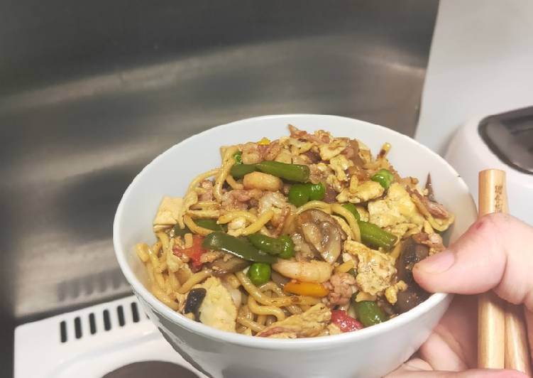 Lazy Chow mein (fried noodle)
