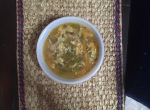 Una foto de Sopa de nopalitos con huevo