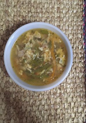 Una foto de Sopa de nopalitos con huevo