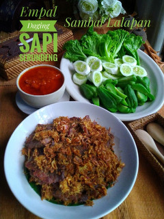 Foto resep Empal Daging Sapi Serundeng Sambal Lalapan