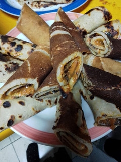 Una foto de Panqueques de plátano relleno con manjar (o mermelada a gusto)