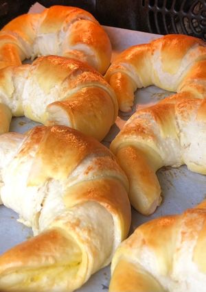Sajtos vajas kifli recept fotója