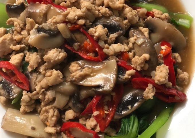 Resep Pakcoy ayam jamur diet oleh naftali herman - Cookpad