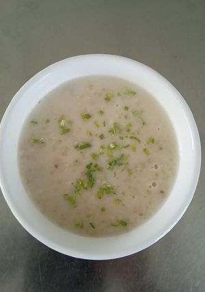 A picture of Chicken oate soup.