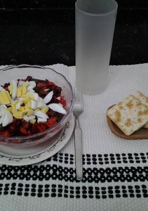 Una foto de Súper ensalada "A ver que tengo en la heladera ?" =)