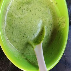 A picture of Green mayonnaise.