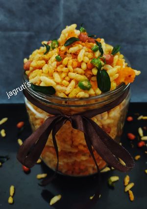 મમરા પૌઆ નો ચેવડો (Mamra Pauva Chevdo Recipe In Gujarati) રેસીપી મુખ્ય ફોટો