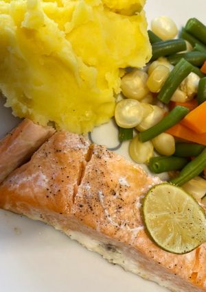 Una foto de Salmón al limón