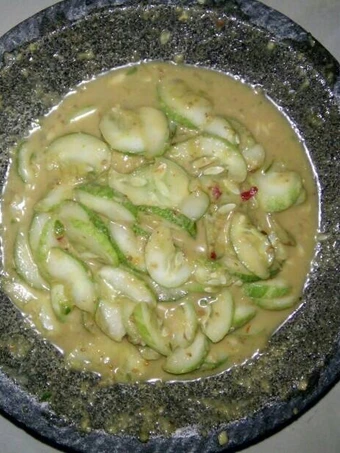 Cara Gampang Menyiapkan Resep  Reuceuh Bonteng (Timun) yang Bisa Manjain Lidah, Sempurna