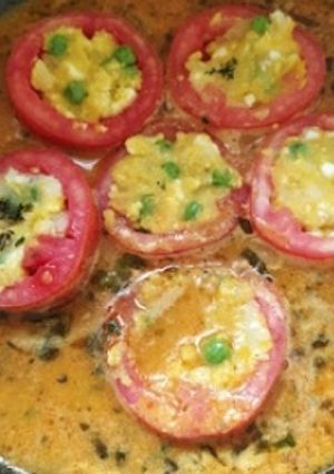 भरले टोमॅटो करी (Stuffed Tomato Curry Recipe In Marathi) रेसिपी चे मुख्य फोटो 