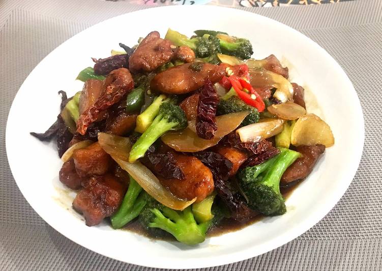 Tumis ayam cabai kering brokoli🥦