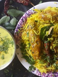 खमंग गोळा भात आणि कढी (khamang gola bhaat ani kadhi recipe in marathi) रेसिपी चे मुख्य फोटो