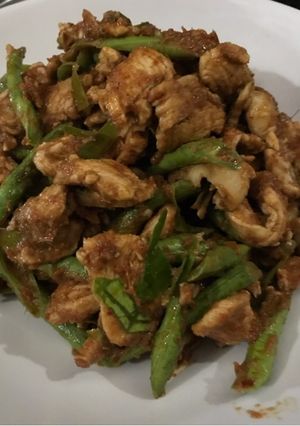 รูปของ ไก่ผัดพริกแกง