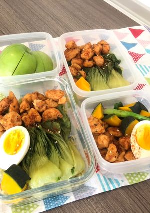 รูปของ อาหารคลีน 4 มื้อ 1 วัน งบไม่เกิน 100 บาท สันในบะหมี่ผักไก่ย่างพริกคาเยน