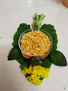 मुरमुरे नमकीन (murmure namkeen recipe in Hindi) रेसिपी मुख्य फोटो
