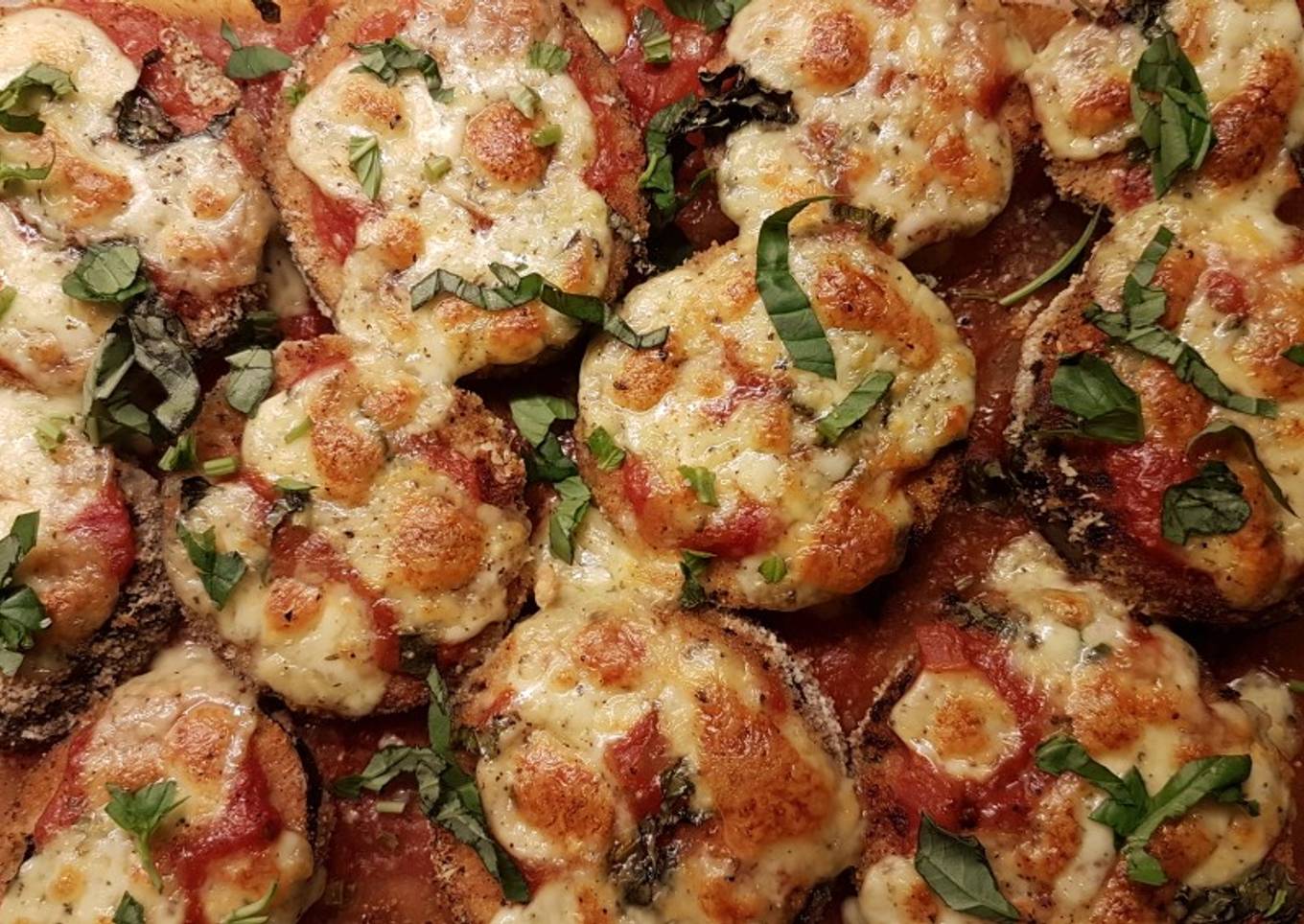 Berenjena con parmesano y albahaca