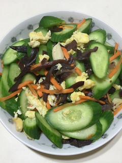 小黃瓜🥒黑木耳炒蛋 的食譜成品照片