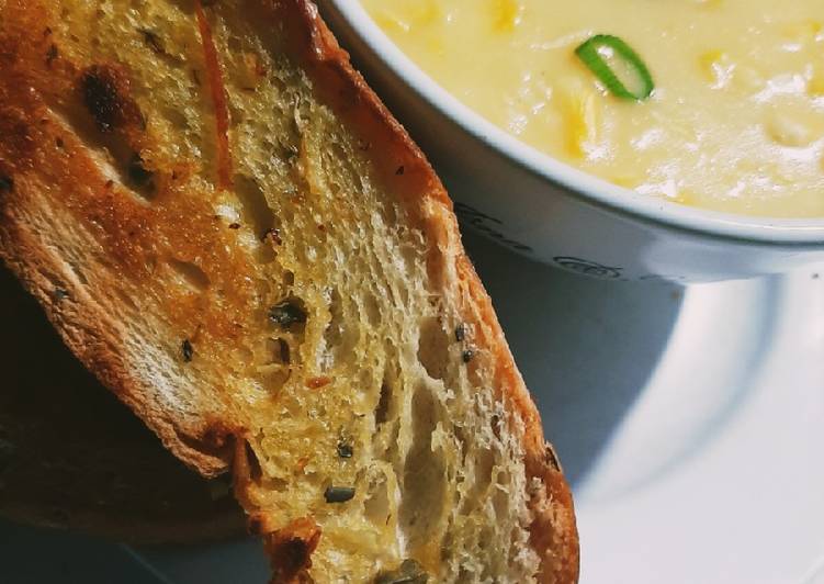 Corn cream soup with Crispy Garlic bread