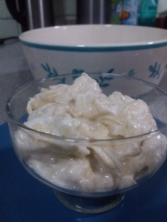 Una foto de Mousse de manzana y plátano