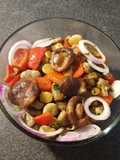 Wok de habas y hongos shiitake