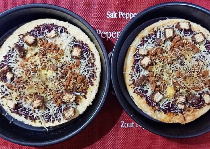 Pizza chocochese with cookies crump and bengbeng