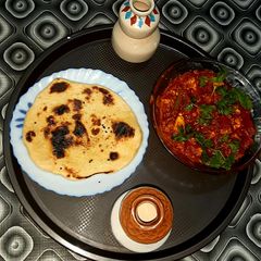 A picture of Reshmi paneer curry.