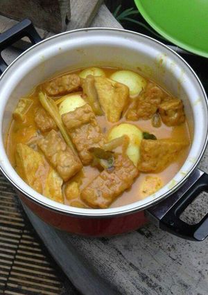 Foto resep Kare Temtatel (Tempe, Tahu dan Telor)