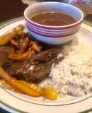 Bistec (Cube Steak) Salteado Con Pimiento y Cebolla