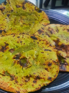 मेथी की रोटी (methi ki roti recipe in Hindi) रेसिपी मुख्य फोटो